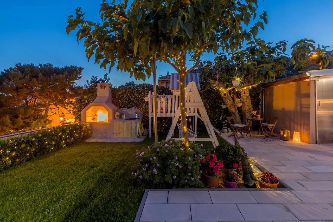 Villa Katess With Heated Pool Split