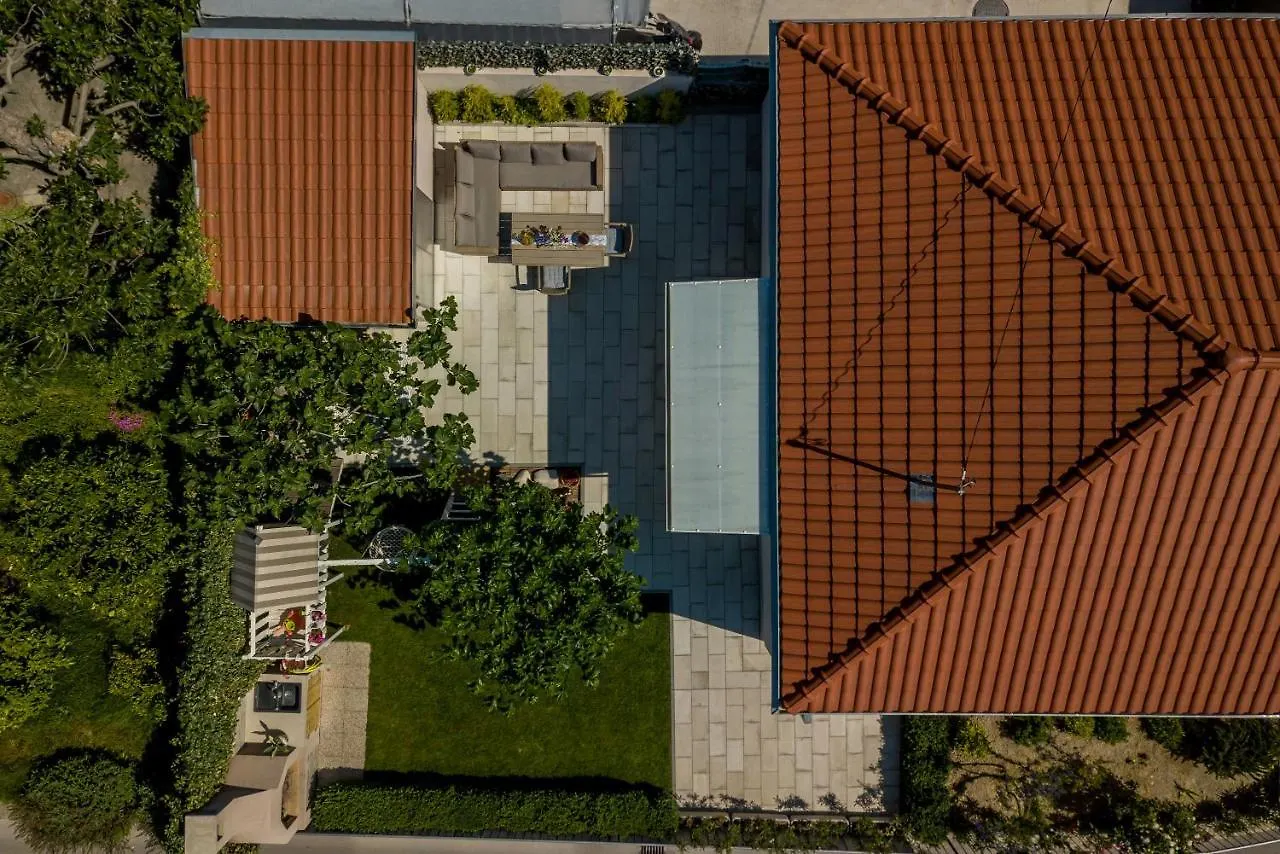 Villa Katess With Heated Pool Split