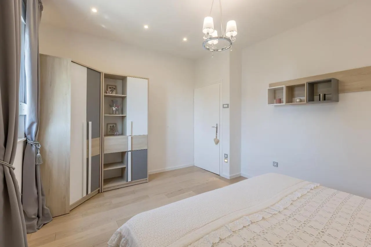 Villa Katess With Heated Pool Split
