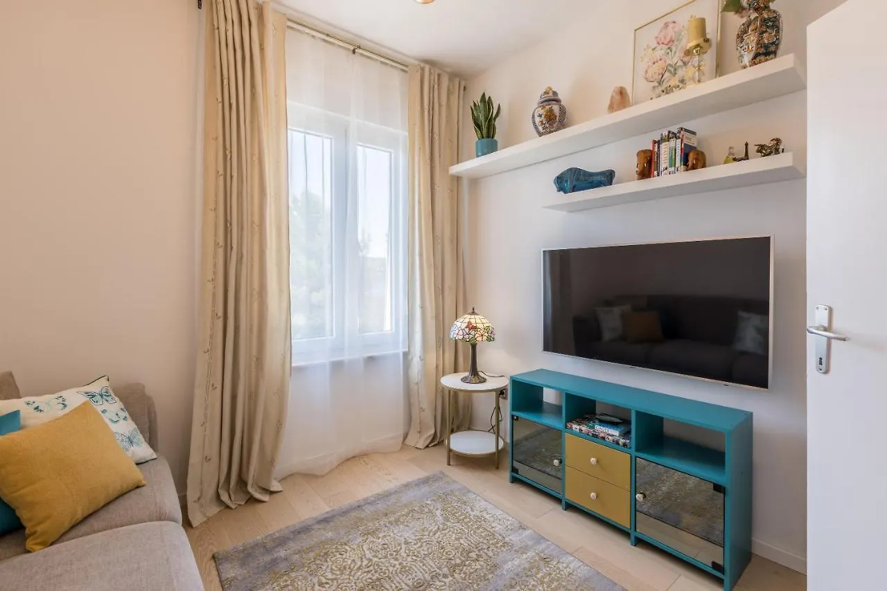 Villa Katess With Heated Pool Split