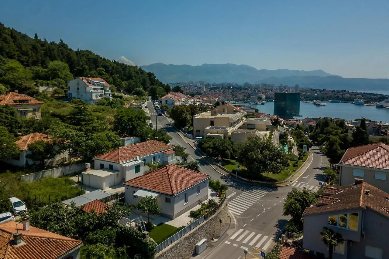 Villa Katess With Heated Pool Split