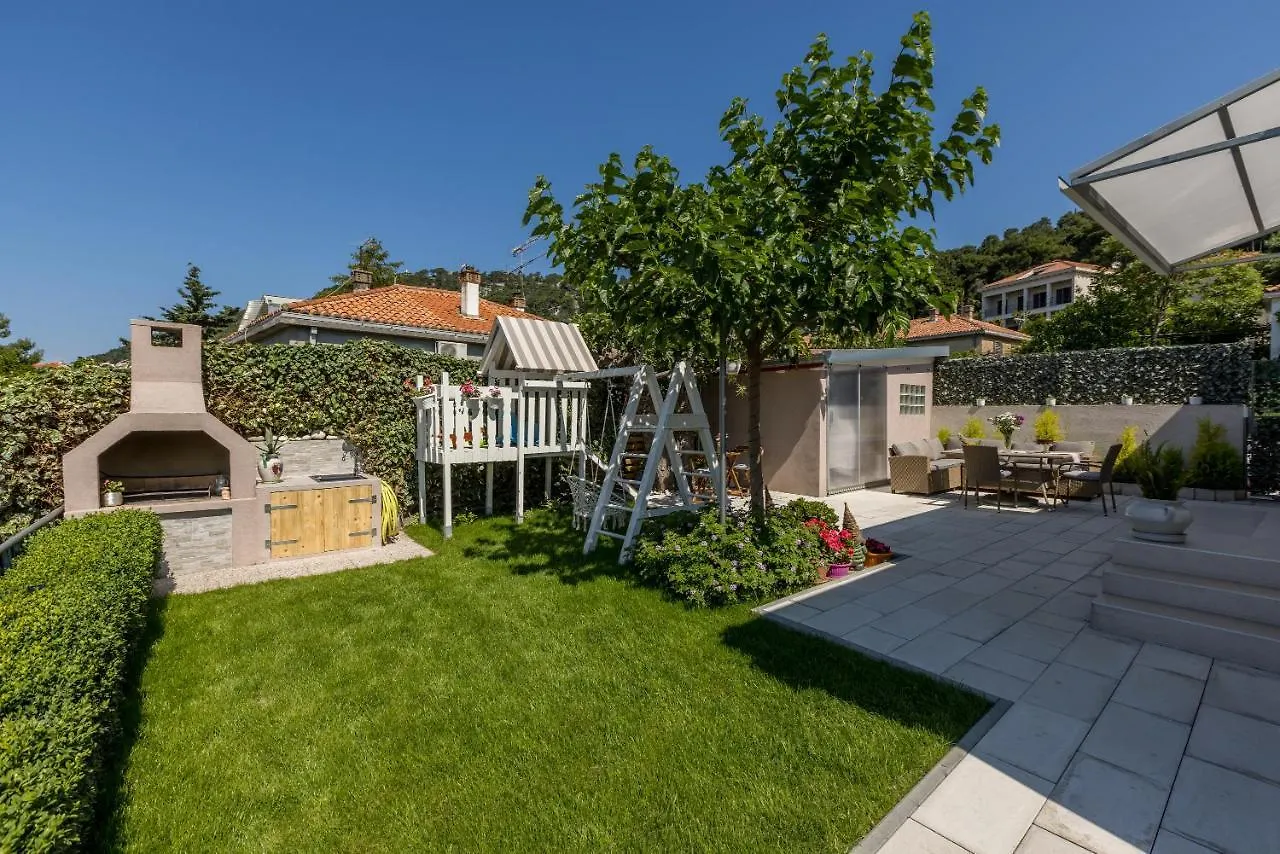 Villa Katess With Heated Pool Split Croatia