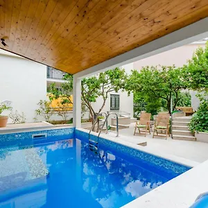Luxury Roza Villa